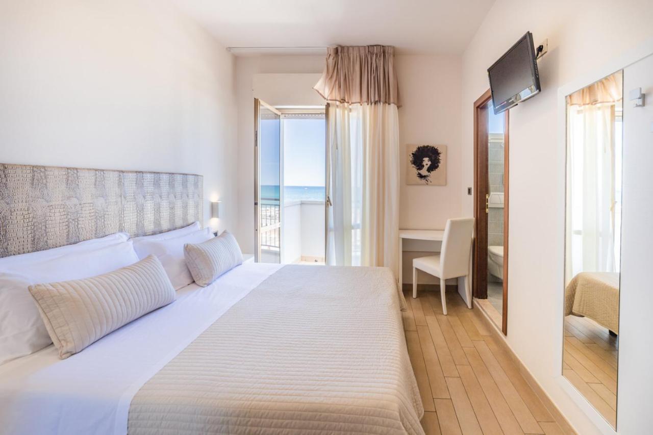 Hotel Soraya - Spiaggia Sawasdee ريتشوني المظهر الخارجي الصورة