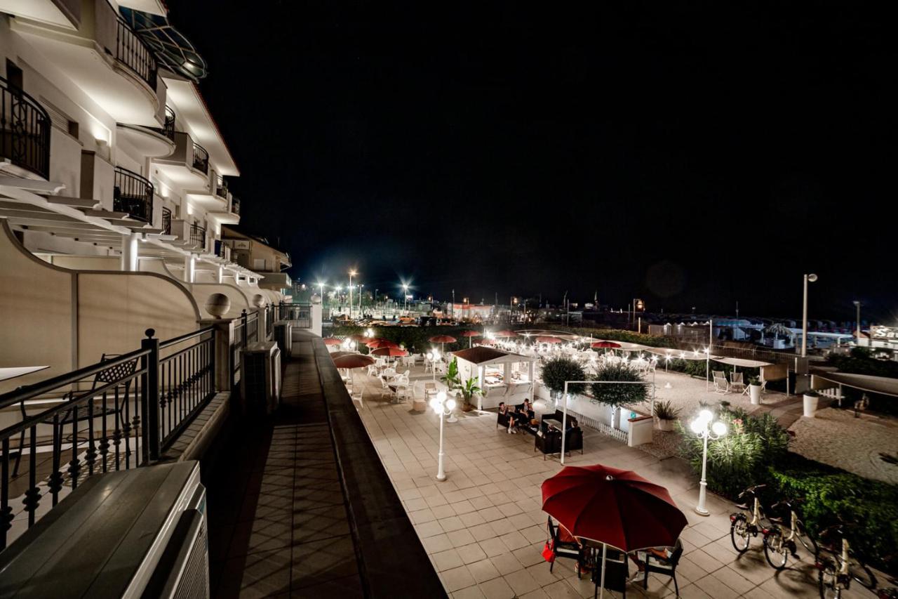 Hotel Soraya - Spiaggia Sawasdee ريتشوني المظهر الخارجي الصورة